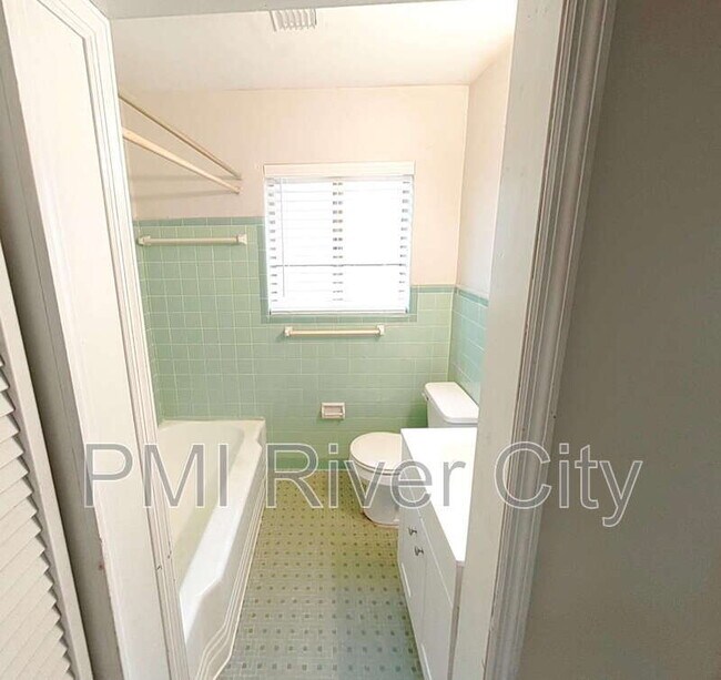 Building Photo - 1414 Glengarry Rd