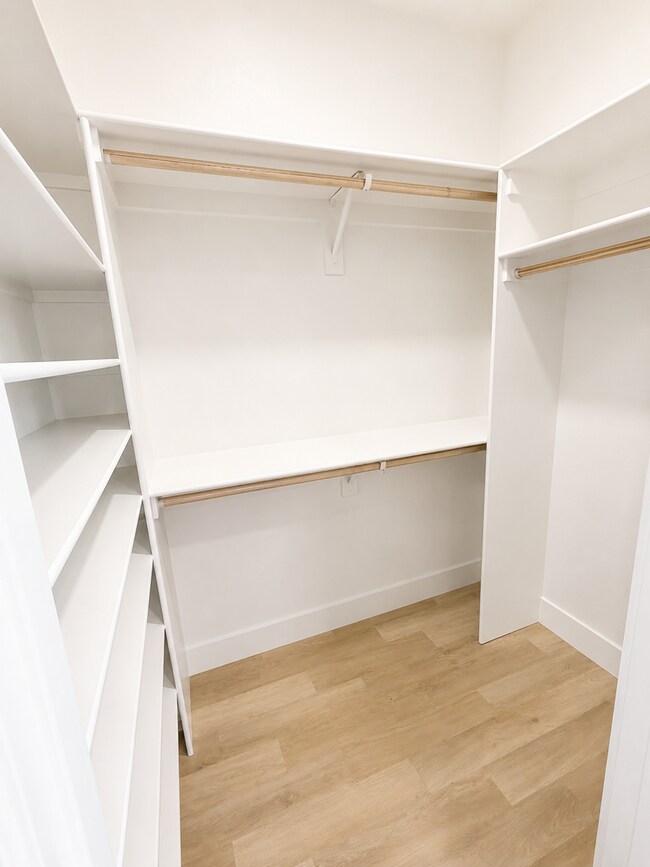 Building Photo - Paradise Home on Cul-de-Sac – Tall Ceilings, Designer Finishes & Upgraded Garage