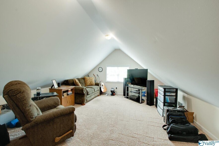 Building Photo - 2401 Ermine Dr