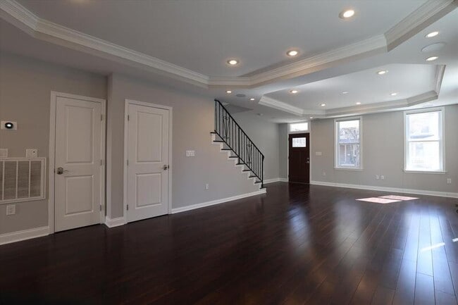Building Photo - 1108 Orren St NE