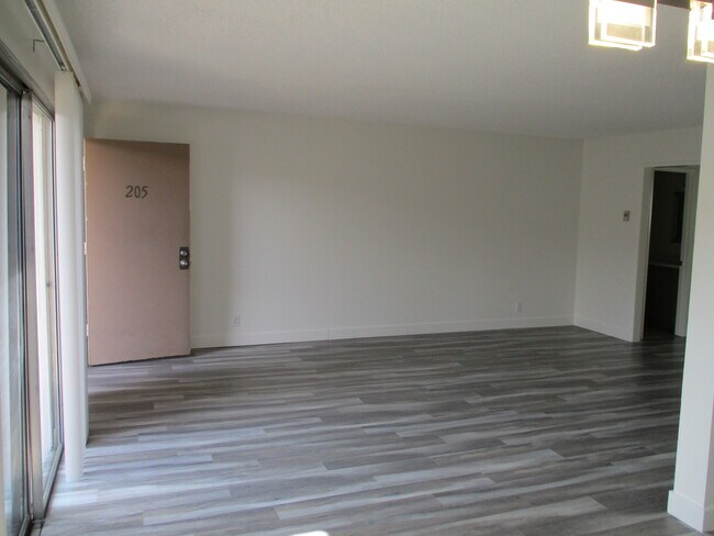 Building Photo - 3625 Glendon Ave