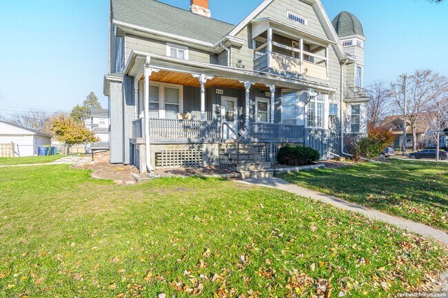 Building Photo - 803 N Broadway