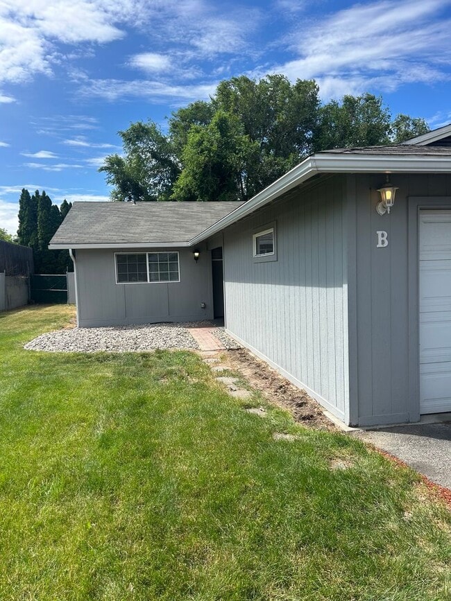 Building Photo - 412 Huber Ct
