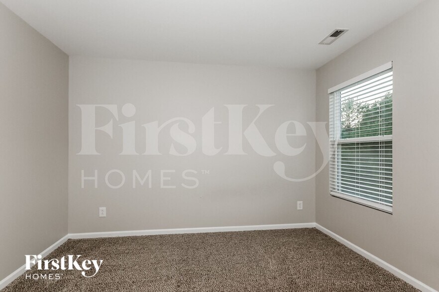 Building Photo - 16422 Austringer Pl