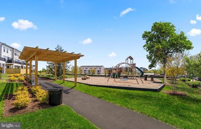 Building Photo - 43298 Farringdon Sq