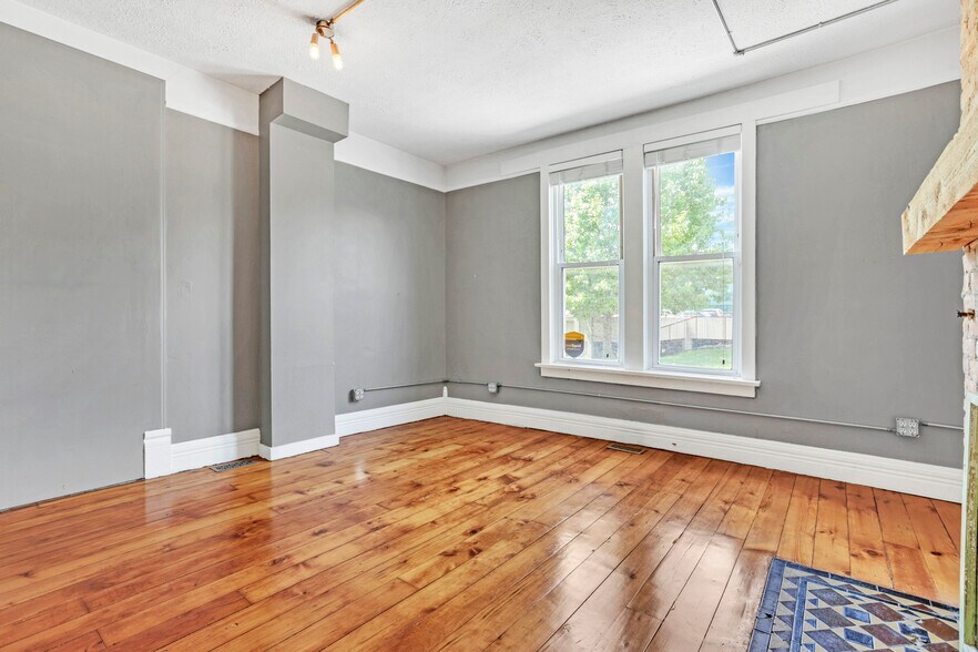 Building Photo - 258 Allen Ave