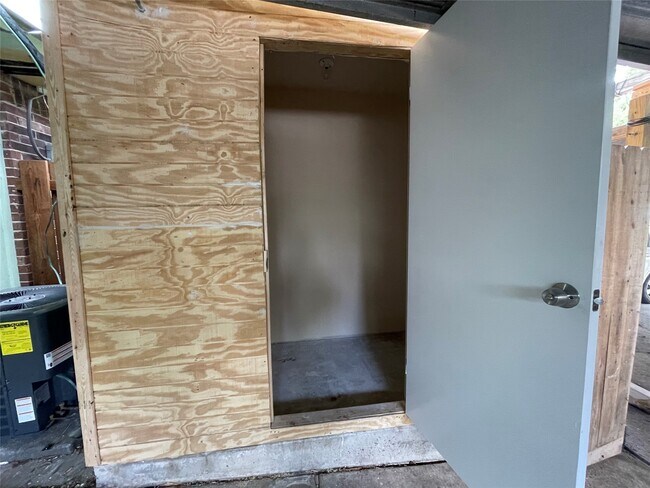Building Photo - 4079 Young St