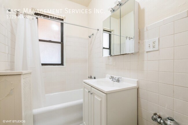 Building Photo - 1129 Washington St