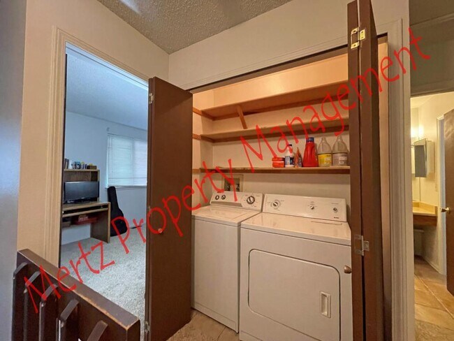 Building Photo - 4855 Bluestem Dr.