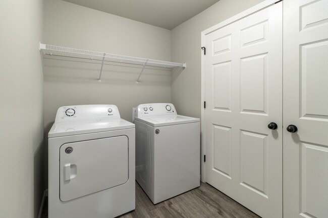 Building Photo - 242 Divide Dr