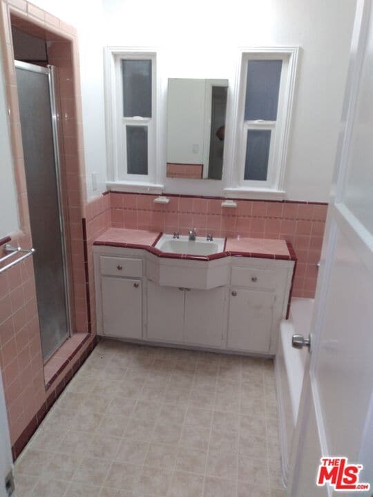 Building Photo - 3760 Wellington Rd