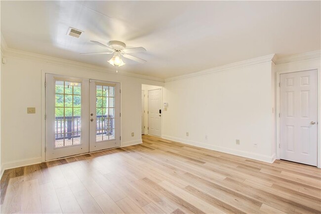 Building Photo - 304 Madison Ct