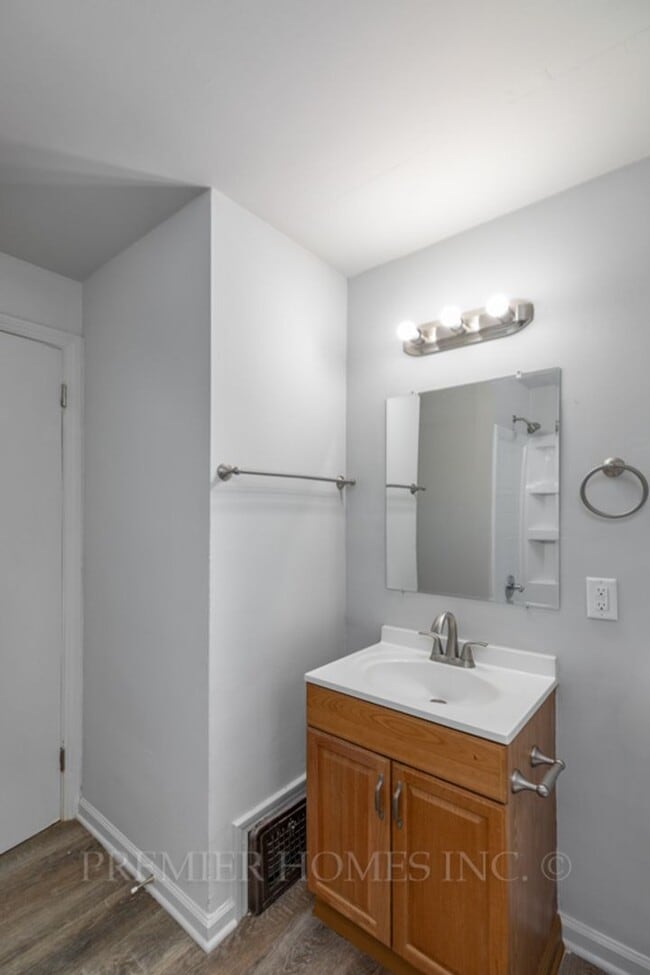 Building Photo - Charming 3-Bedroom Home with Walkout Basem...