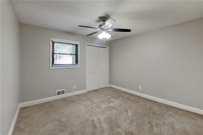 Building Photo - 464 Ridgemont Dr