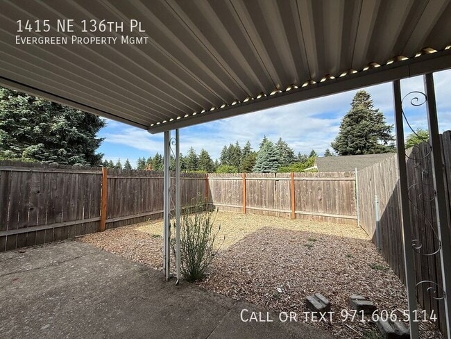 Building Photo - 1415 NE 136th Pl