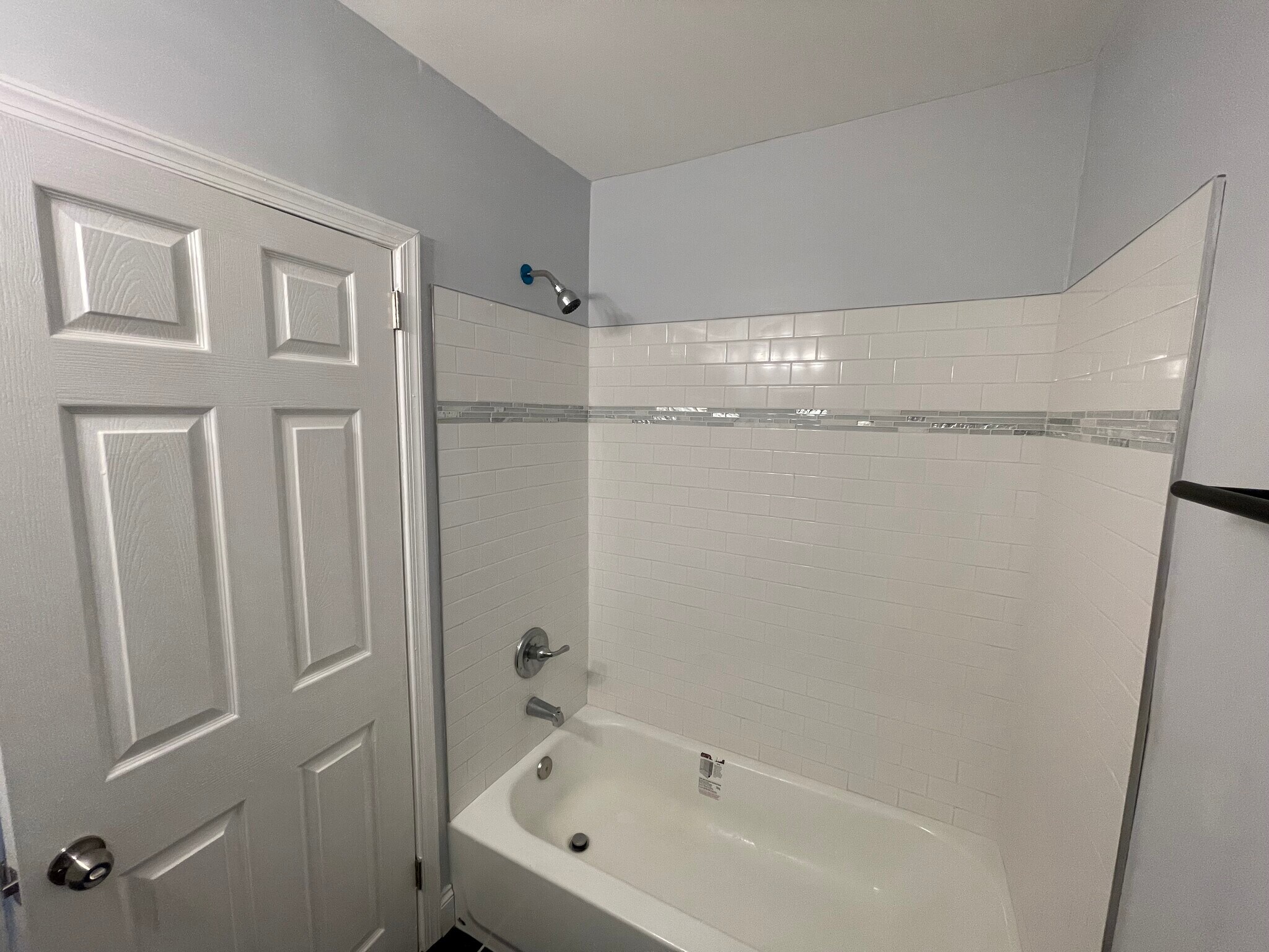 Apat 2 Bath - 3706 Dolfield Ave