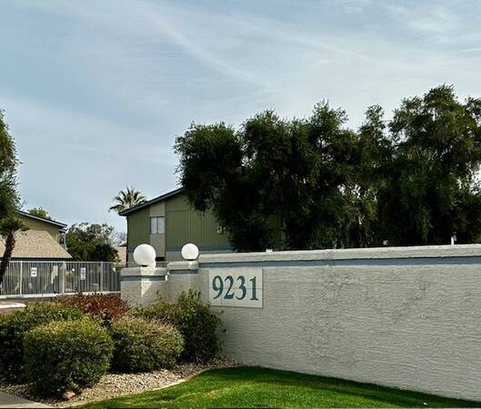 Building Photo - 9231 N 99th Ave