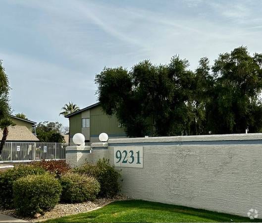 Building Photo - 9231 N 99th Ave