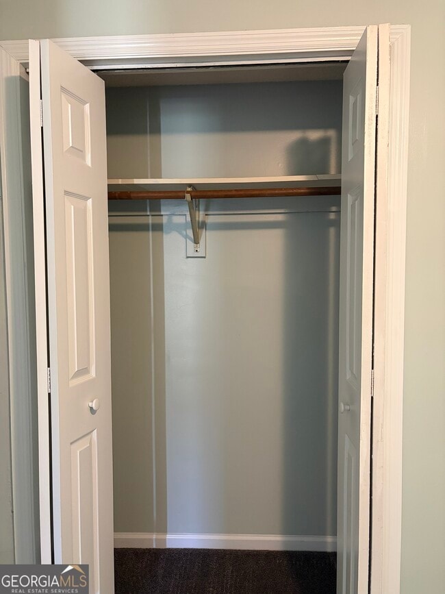 Building Photo - 121 Innerlake Ln