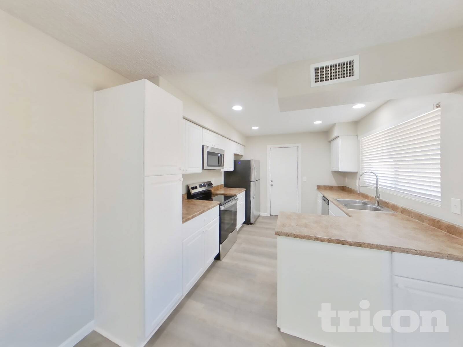 Building Photo - 5328 W Seldon Ln