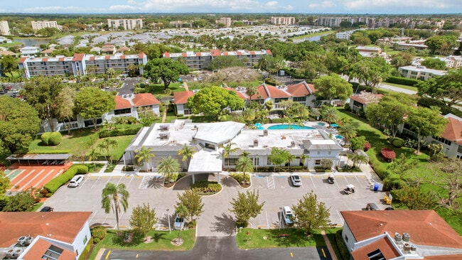 Building Photo - 14849 Cumberland Dr