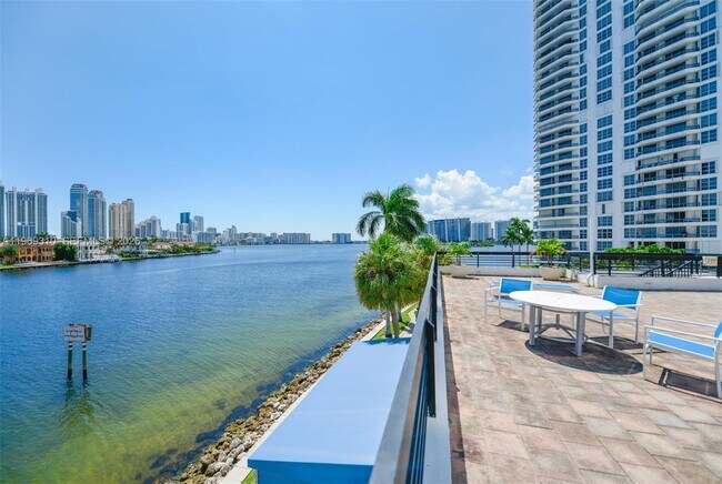 Building Photo - 19195 NE 36th Pl