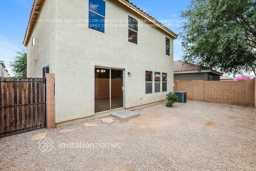 Building Photo - 2266 E Spruce Dr