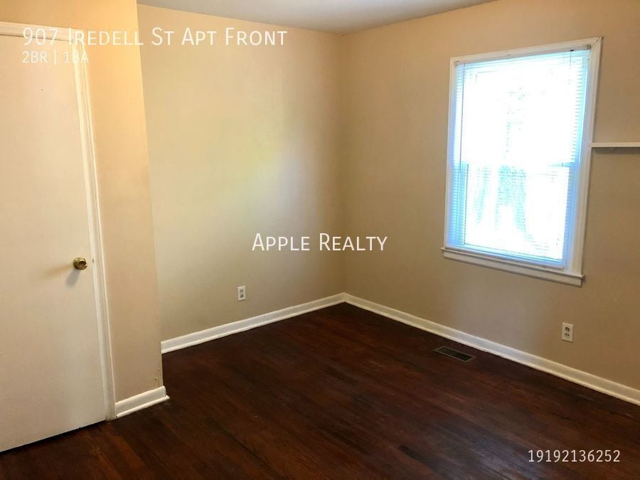 Building Photo - 907 Iredell St