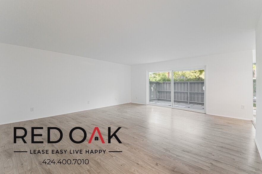 Primary Photo - 4433 Colbath Ave