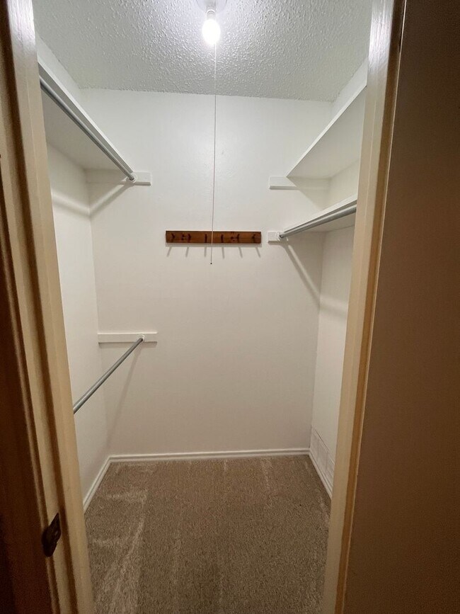 Building Photo - 4 Bedroom 2 Bath 2 Car Garage in Arlington - Excellent Location