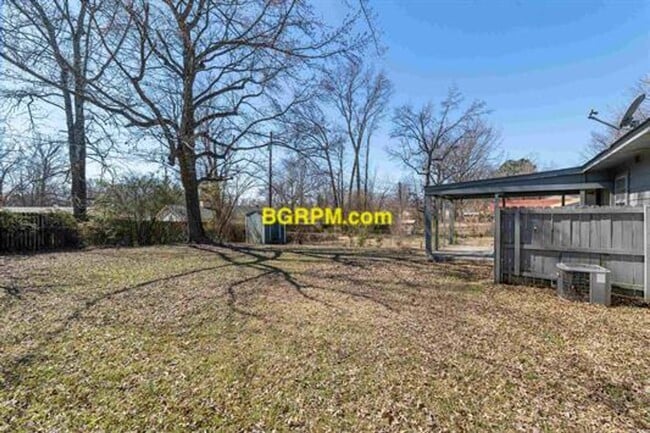 Building Photo - 3 BD 1 BA