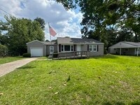 Building Photo - 3501 Westmont Dr