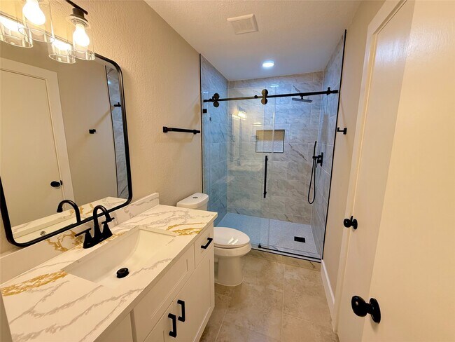 Building Photo - 3819 Banks Ridge Ln