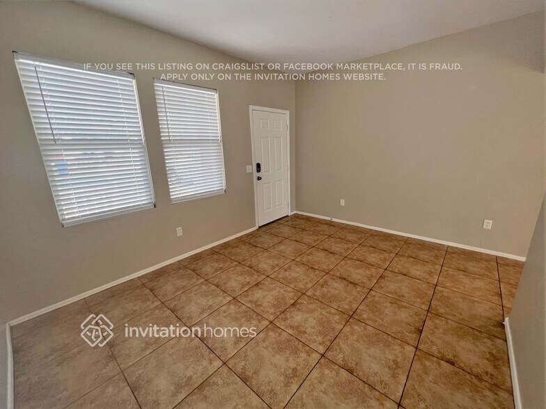 Building Photo - 10621 E Plata Ave