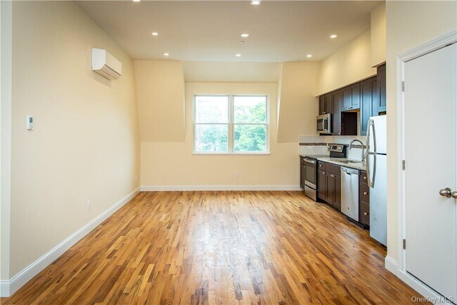 Building Photo - 23 E Main St