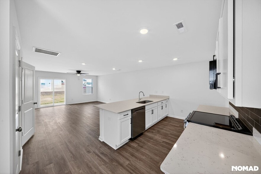 Building Photo - 2401 Brookville Dr