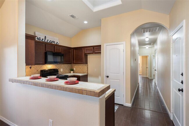 Building Photo - 101 Creekside Villa Dr