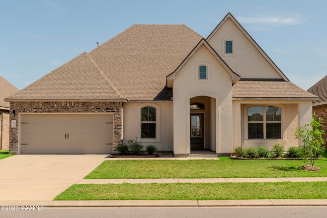 Building Photo - 400 Eastwood Dr