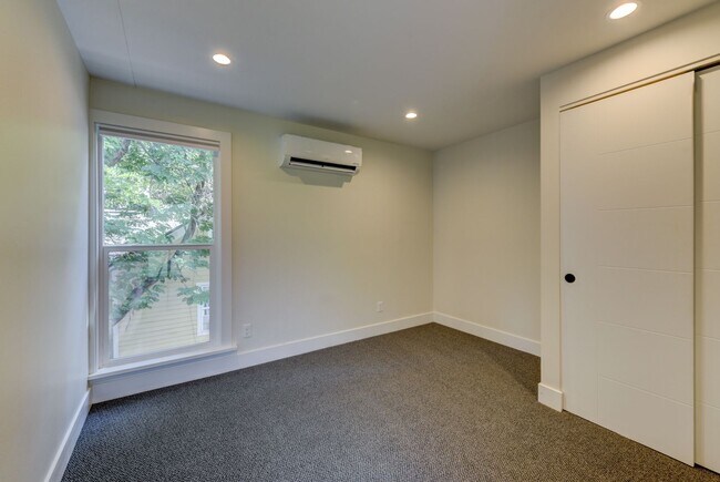 Building Photo - 616 Marine St