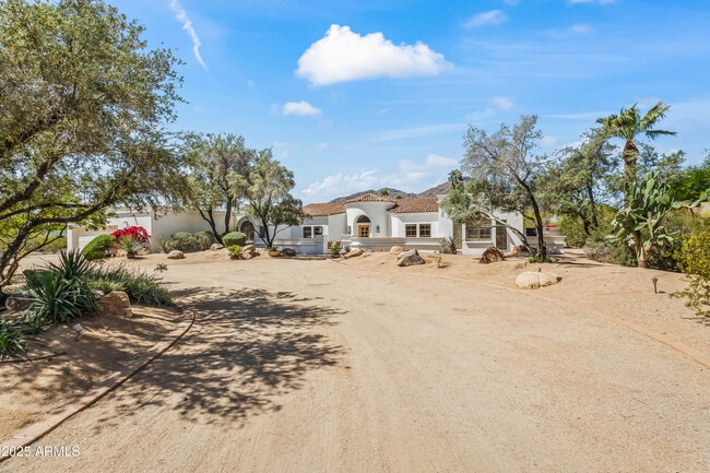 Building Photo - 6701 E San Miguel Ave