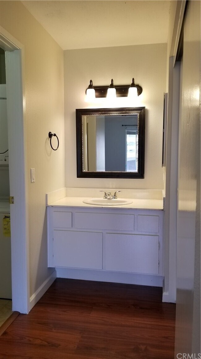 Building Photo - 1595 Border Ave