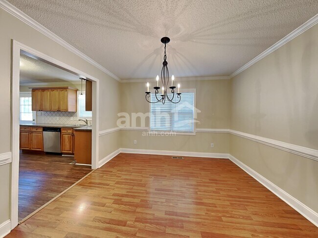 Building Photo - 6217 Highland Brook Dr