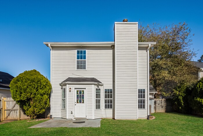 Building Photo - 2205 Oakland Spring Dr