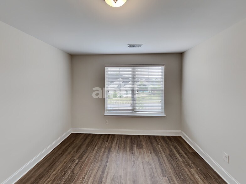 Building Photo - 5013 Mountain Springs Rd