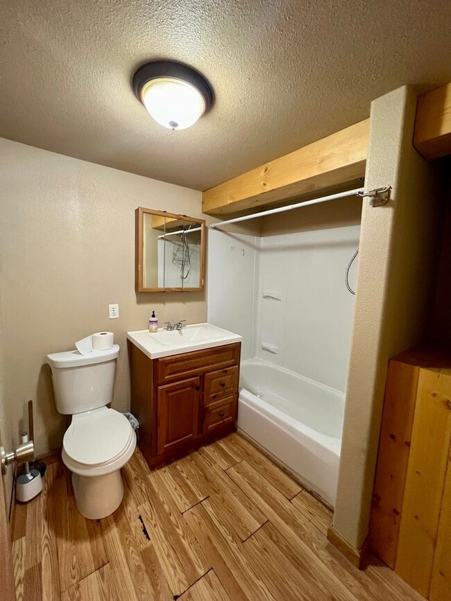 Building Photo - Cozy 1-Bedroom Cabin off Chena Hot Springs...