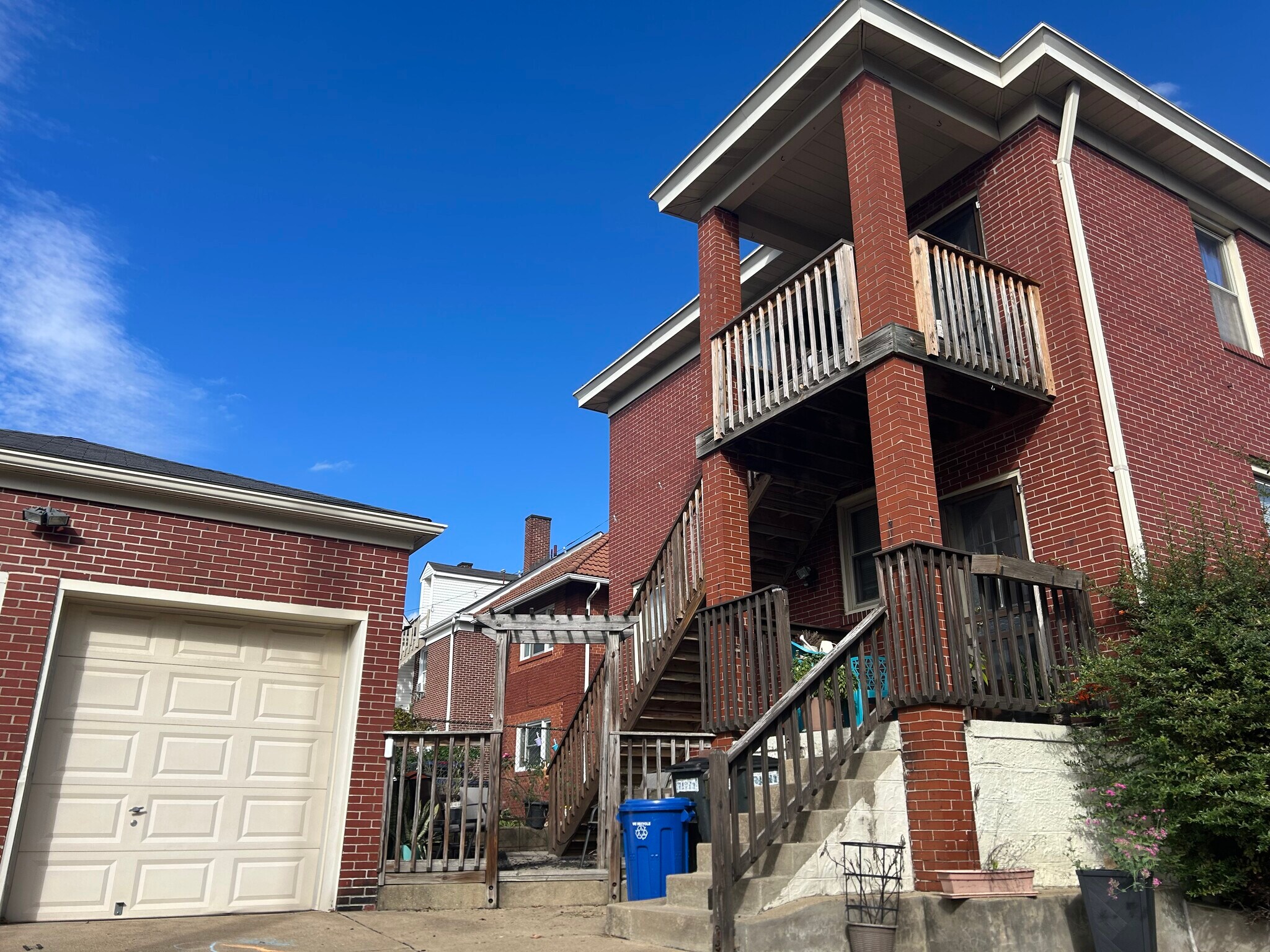 Private back entrance - 376 S Evaline St