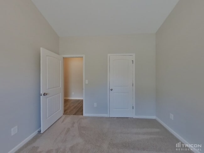 Building Photo - 252 Oaken Bucket Dr