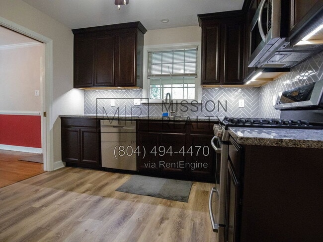 Building Photo - 325 Fairwood Dr