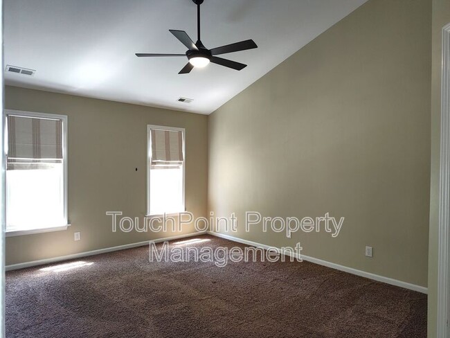 Building Photo - 9405 Mitchell Glen Dr