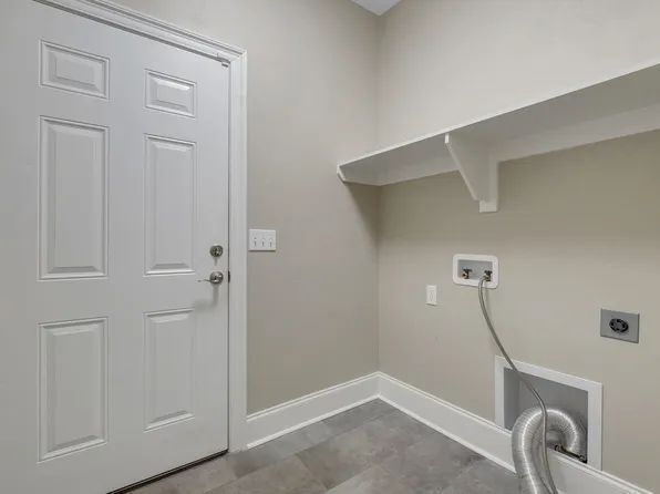 Building Photo - 3-bedroom 3-bathroom condo off Tharpe, great location, newly updated!